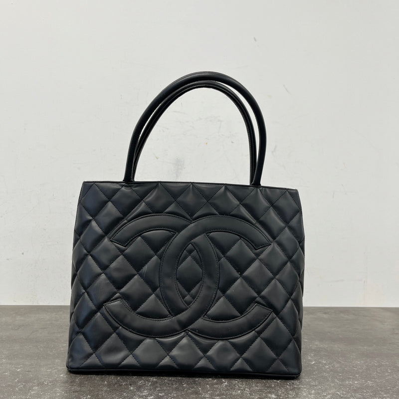 Women's Vintage CC Lambskin Medallion Tote Handbag Black