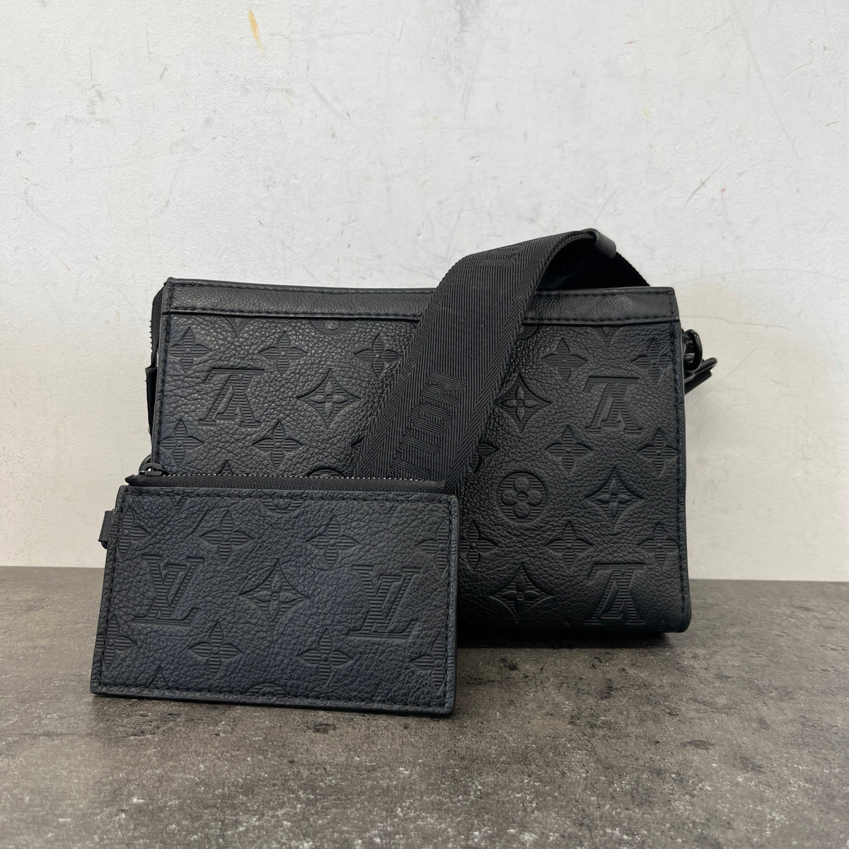 Men's Monogram Shadow Gaston Wearable Wallet Messenger Bag Black - Photo 14
