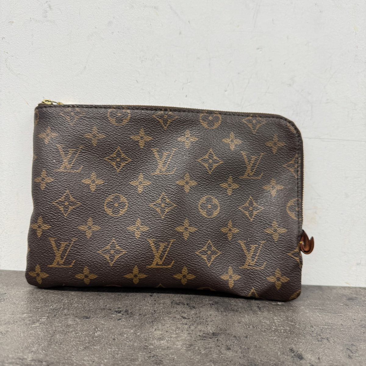 Women's Monogram Etui Voyage PM Clutch Brown - Photo 11
