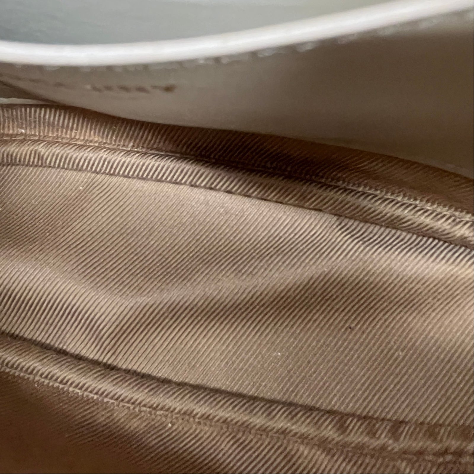 Burberry Women's Lola Camera Bag Beige - Photo 14