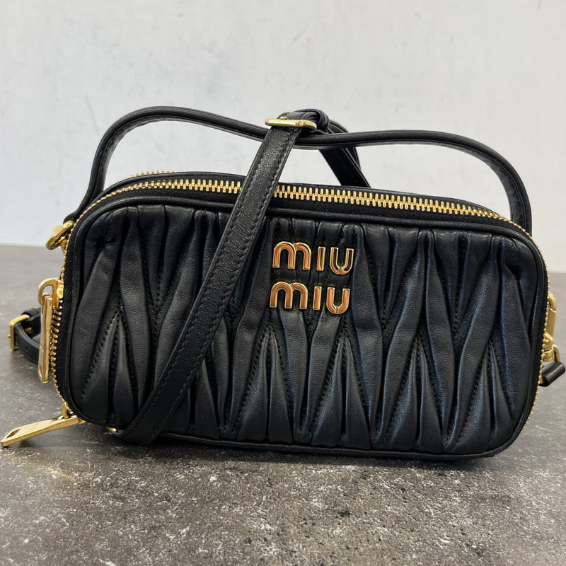 Women's Matelassé Handbag Black