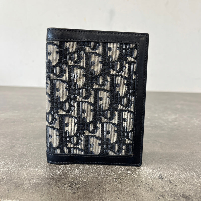 Men's Oblique Passport Holder Black