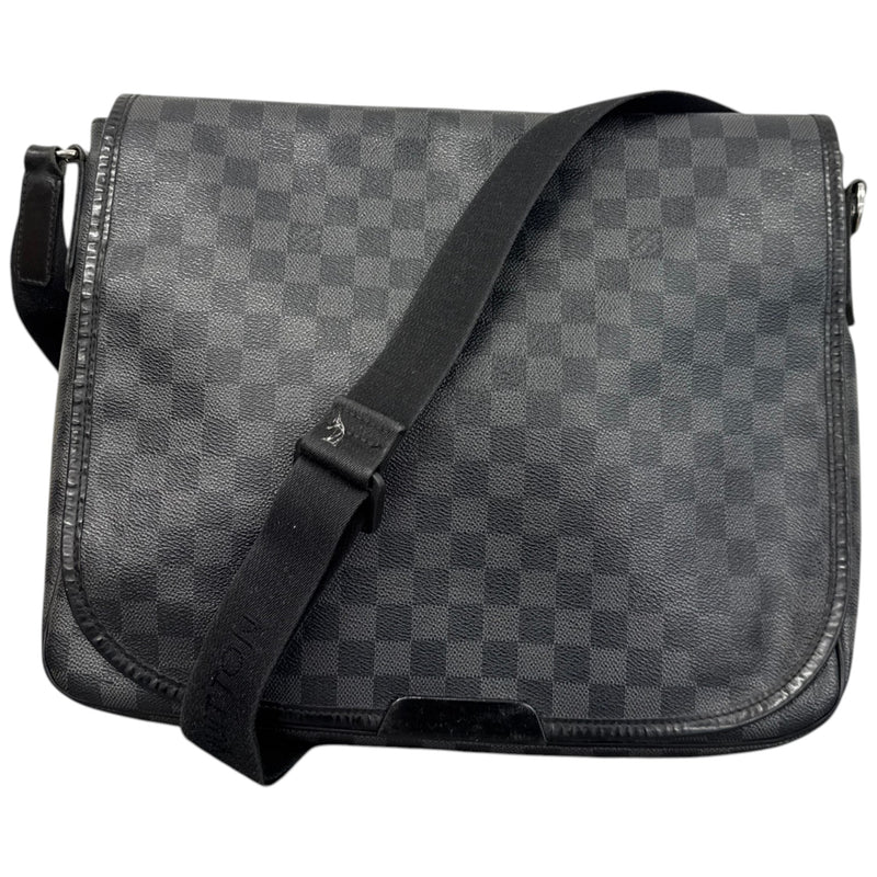 Men's Damier Graphite Daniel MM Messenger Bag Black