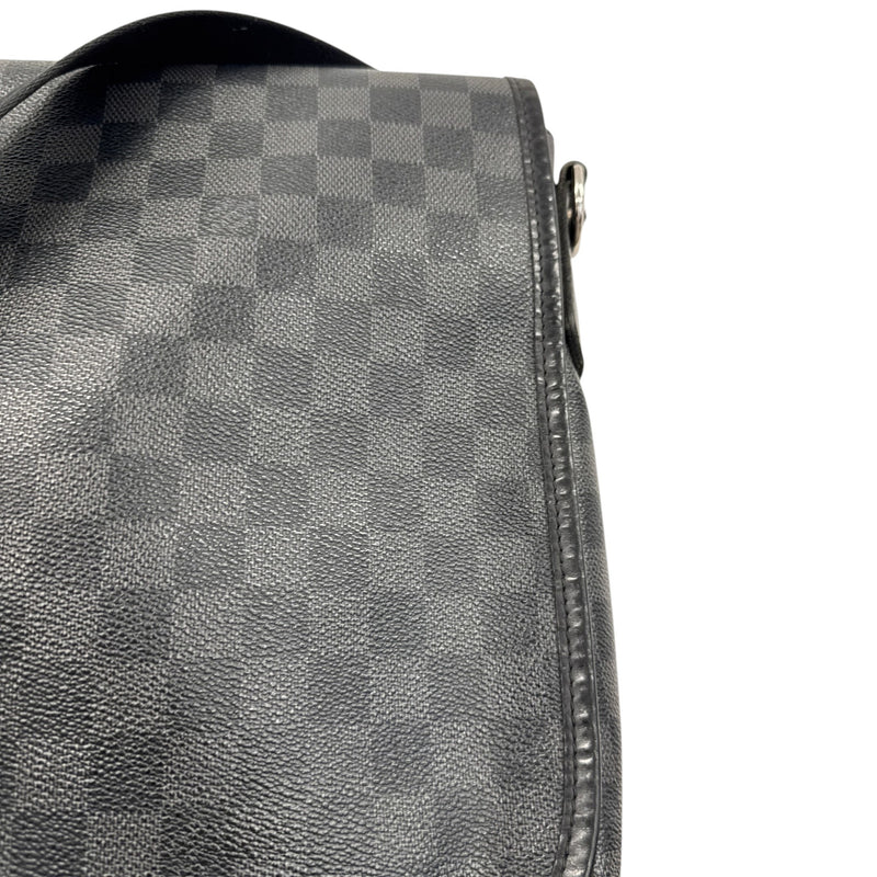 Men's Damier Graphite Daniel MM Messenger Bag Black