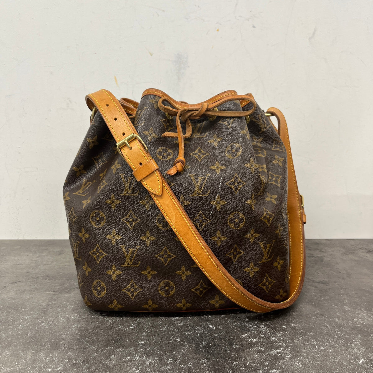 Women's Monogram Noé BB Bucket Handbag Brown - Photo 11