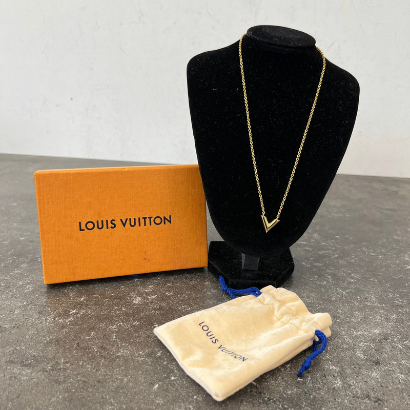 Women's Essential V Necklace Gold