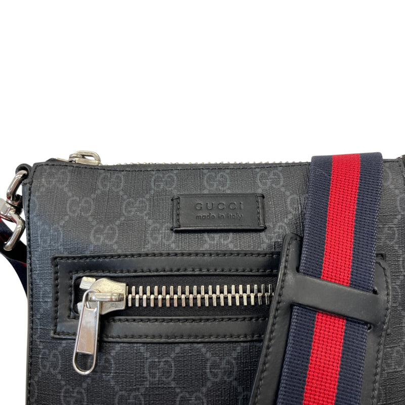 Men's GG Supreme Messenger Bag Black