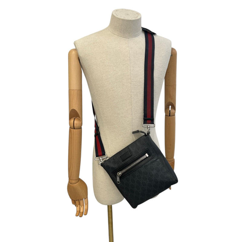 Men's Gg Supreme Messenger Bag Black