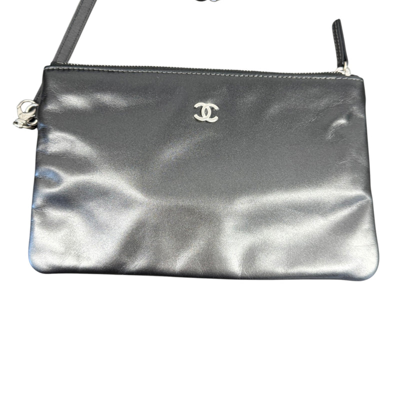 Women's 22 Calfskin Metallic Handbag Silver