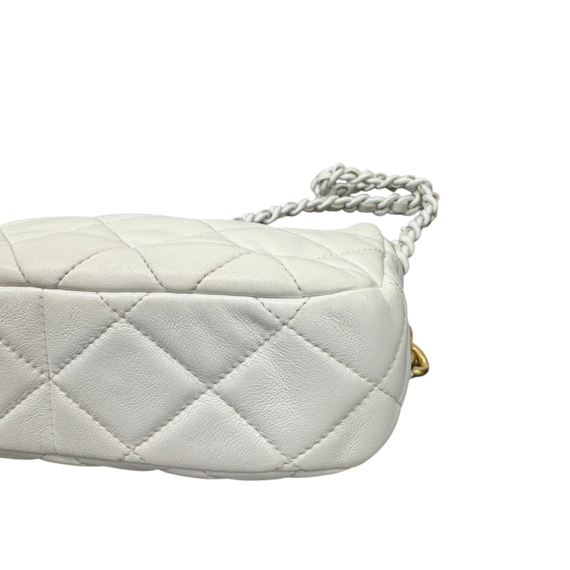 Women's Matelasse Chain Shoulder Crossbody Bag White