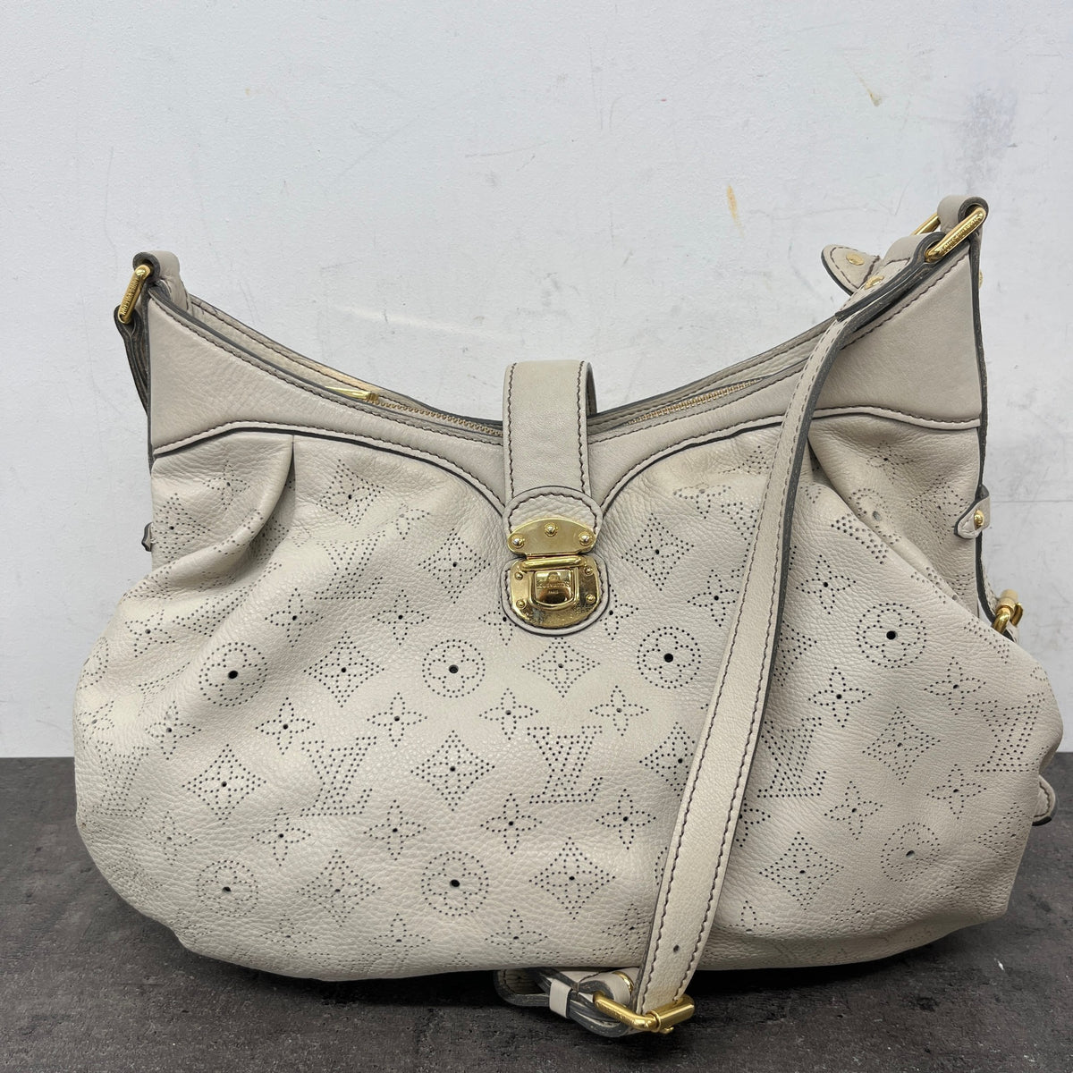 Women's Monogram Mahina Handbag Green - Photo 13