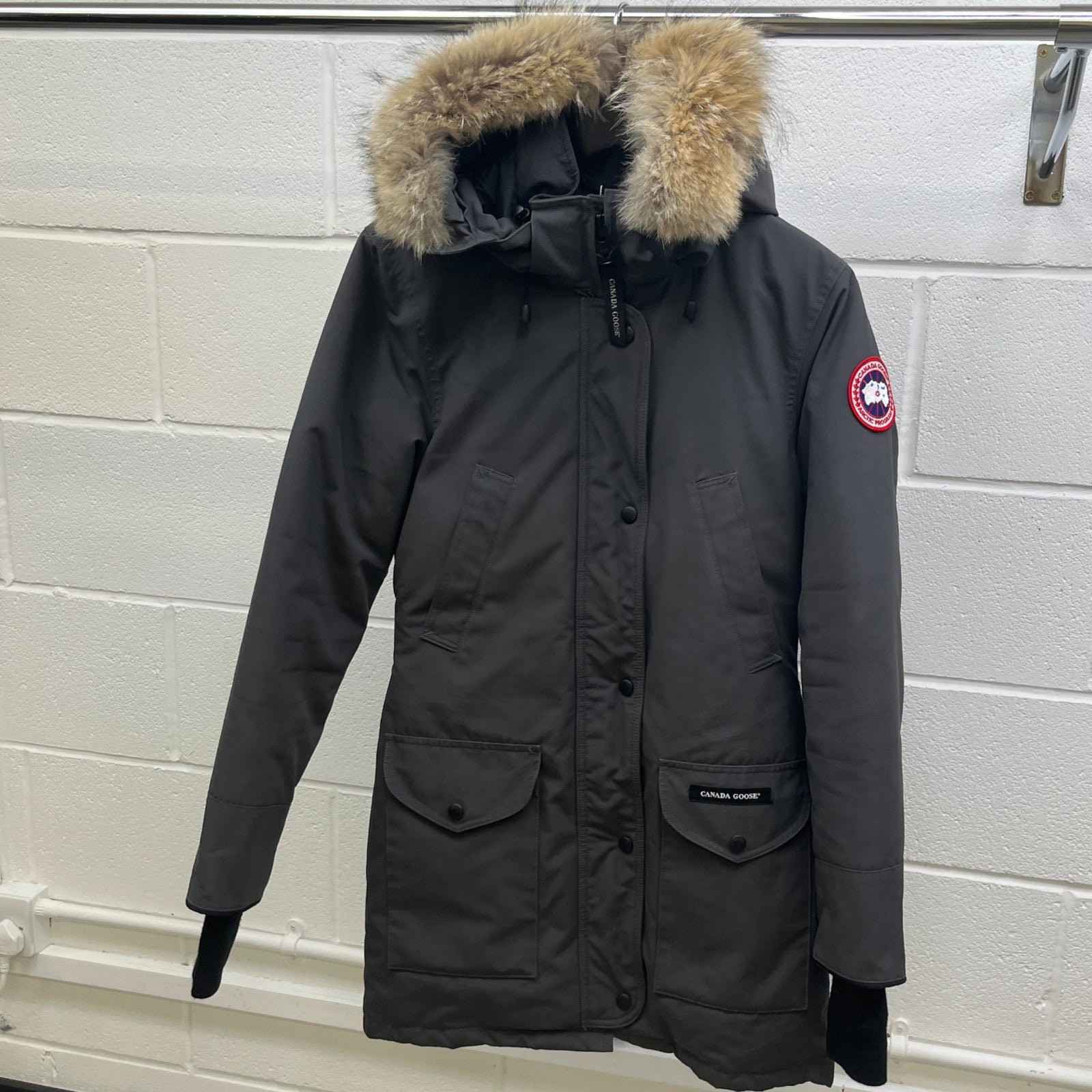 Women's Trillium Down Jacket Grey Size XS - Photo 9