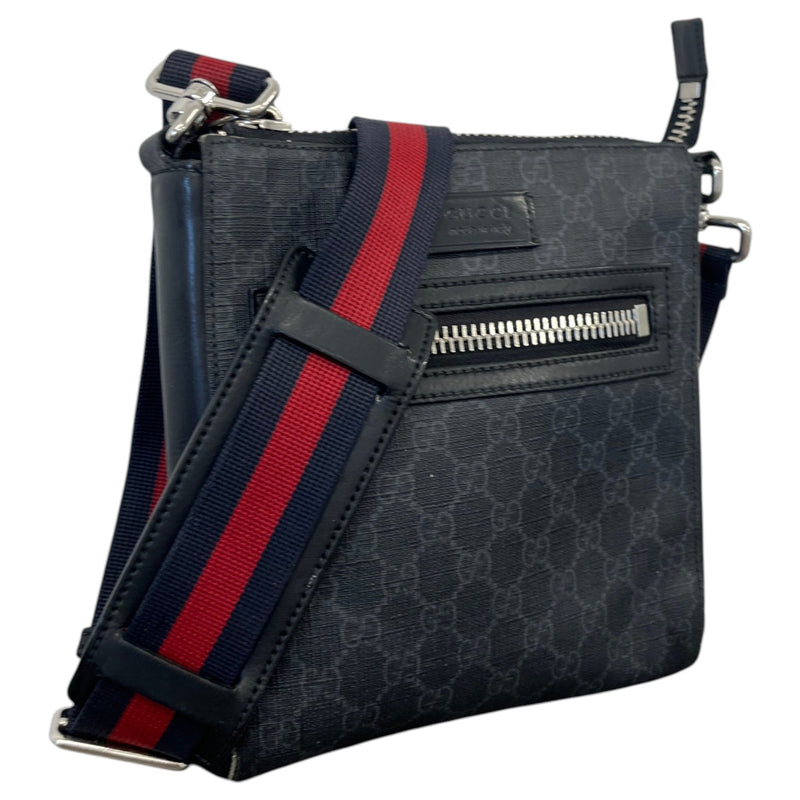Men's Gg Supreme Messenger Bag Black