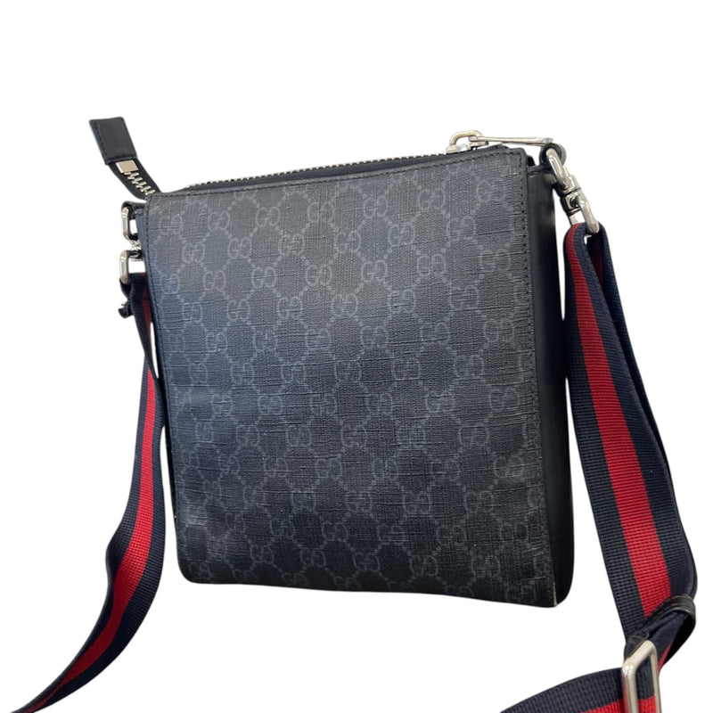Men's Gg Supreme Messenger Bag Black