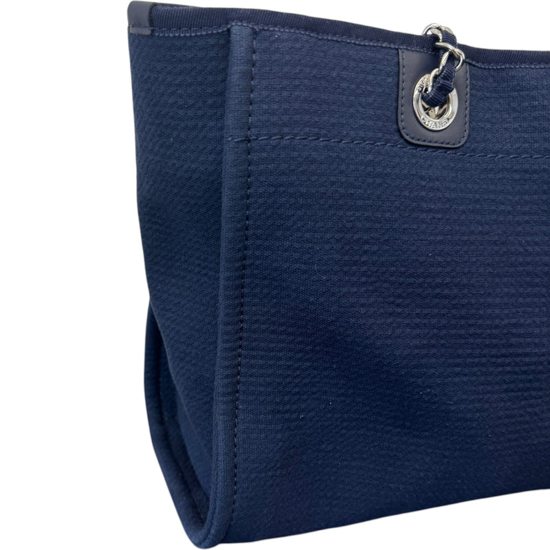 Women's Medium Deauville Tote Handbag Navy