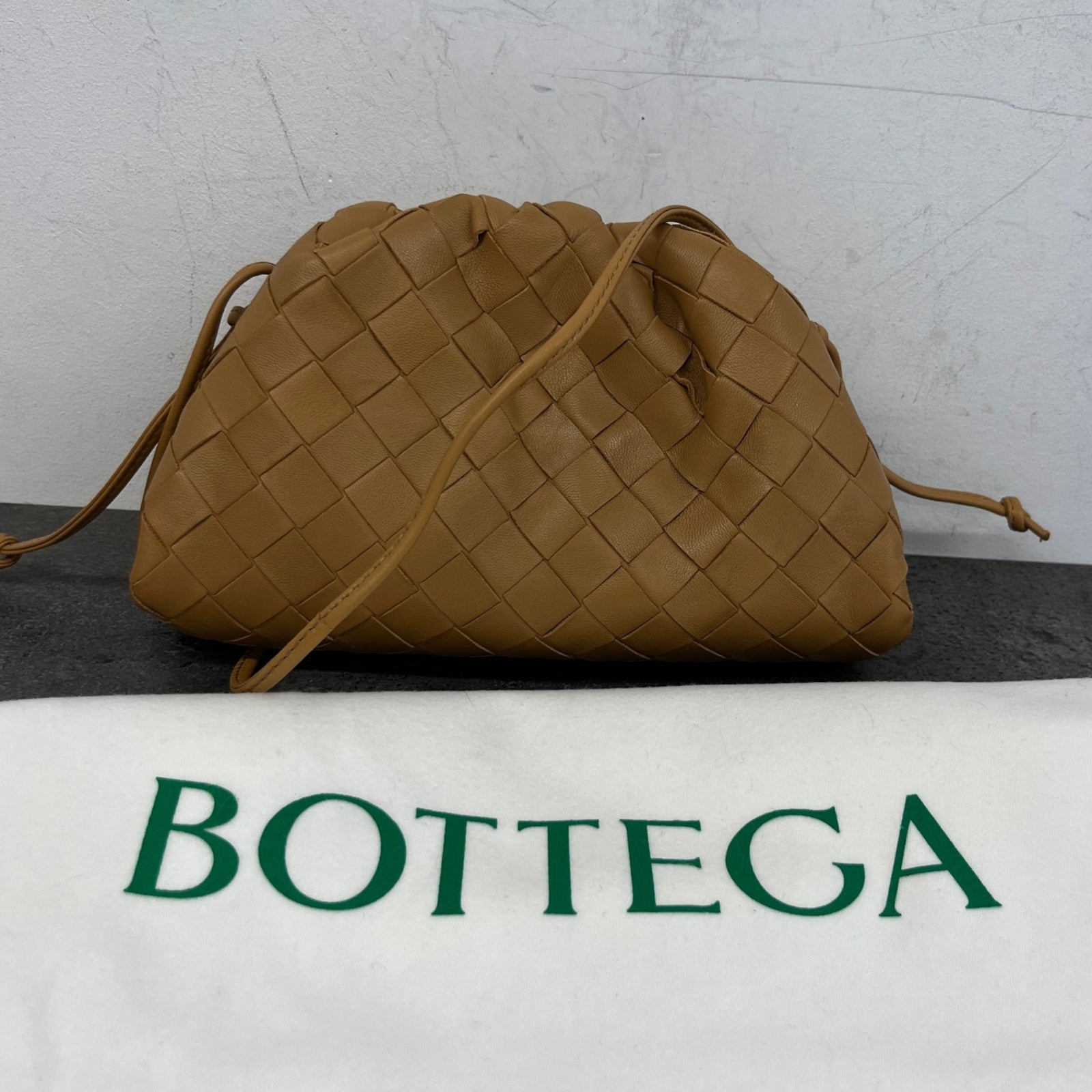Women's Intrecciato Woven Crossbody Pouch Tan - Photo 13