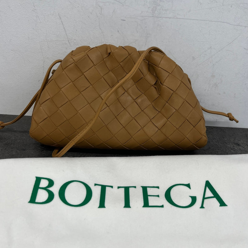 Women's Intrecciato Woven Crossbody Pouch Tan