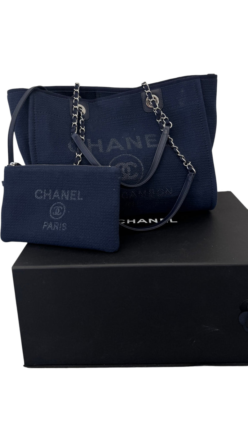 Women's Medium Deauville Tote Handbag Navy