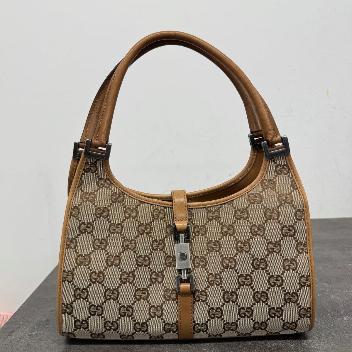 Women's GG Supreme Jackie Bardot Handbag Beige - Photo 9