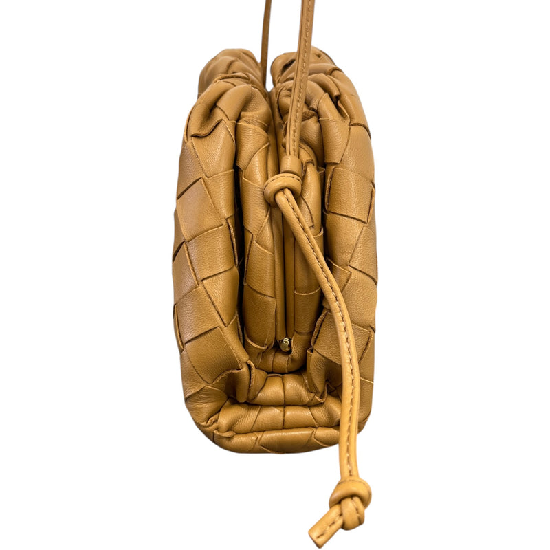 Women's Intrecciato Woven Crossbody Pouch Tan