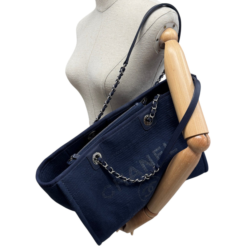 Women's Medium Deauville Tote Handbag Navy