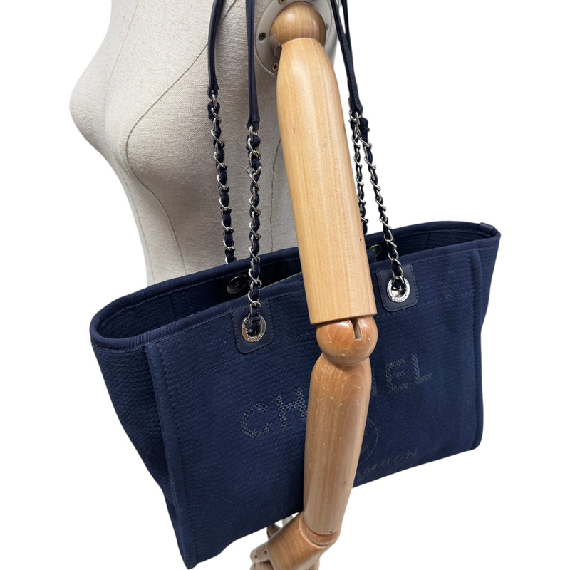 Women's Medium Deauville Tote Handbag Navy
