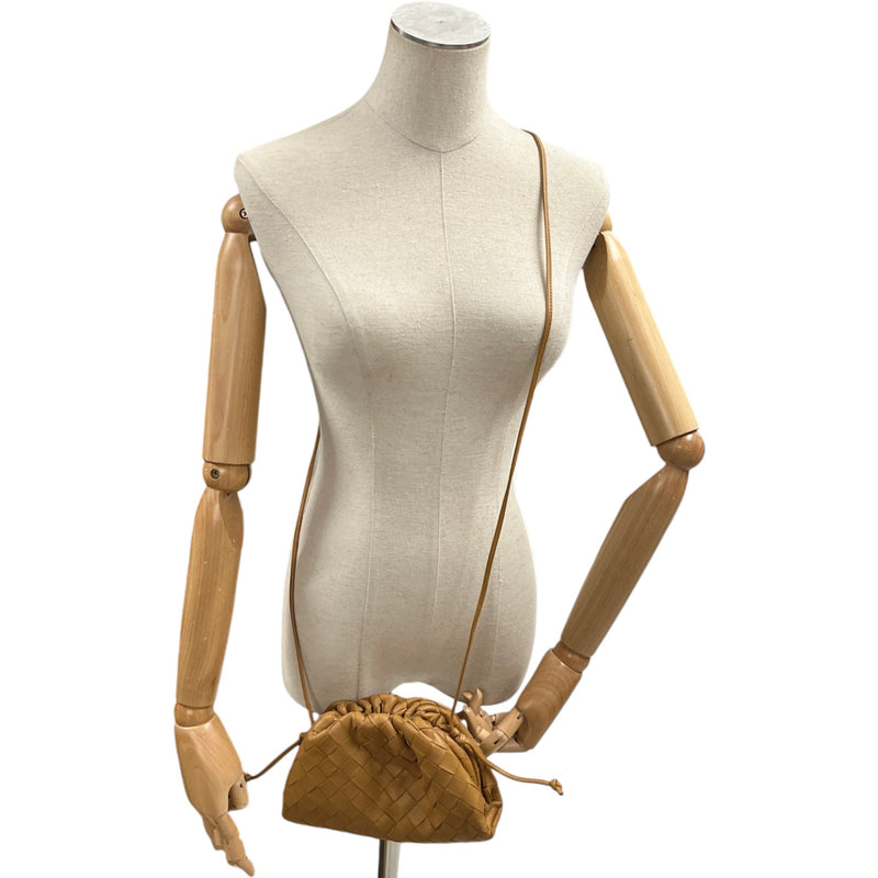 Women's Intrecciato Woven Crossbody Pouch Tan