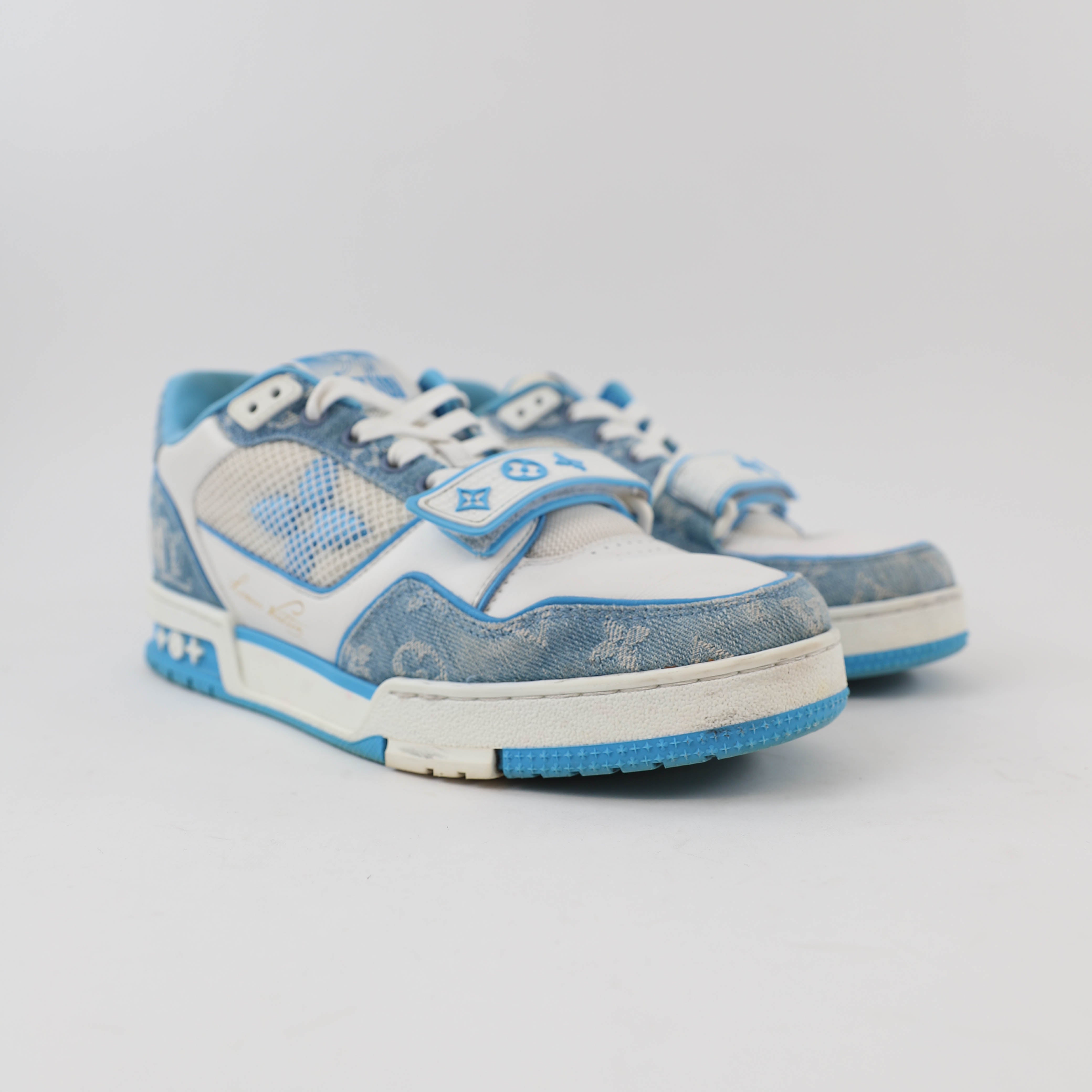 Low trainers Louis Vuitton Turquoise size 7.5 UK in Rubber - 34141998