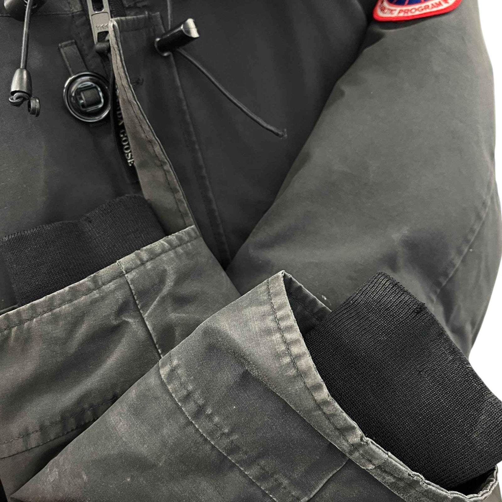 Men's Chateau Parka Down Jacket Black Size M - Photo 9