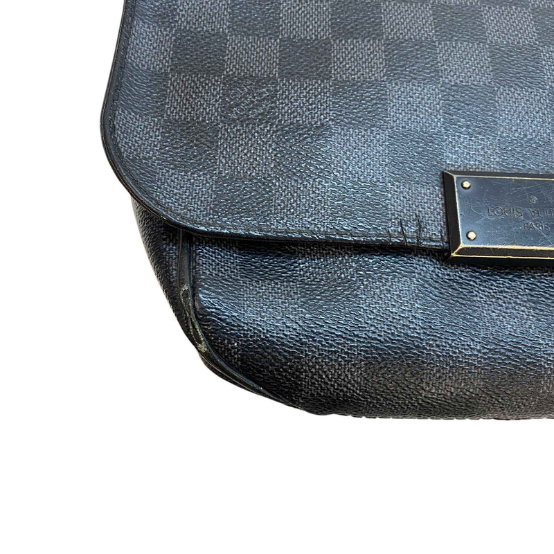 Men's Damier Graphite District Pm Messenger Bag Black