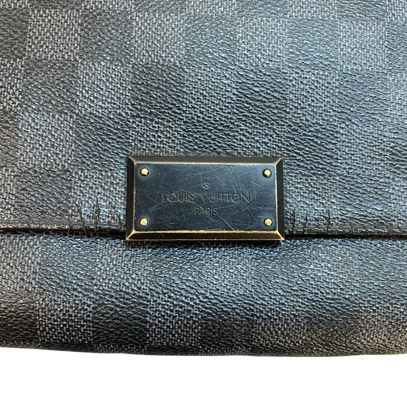 Men's Damier Graphite District Pm Messenger Bag Black