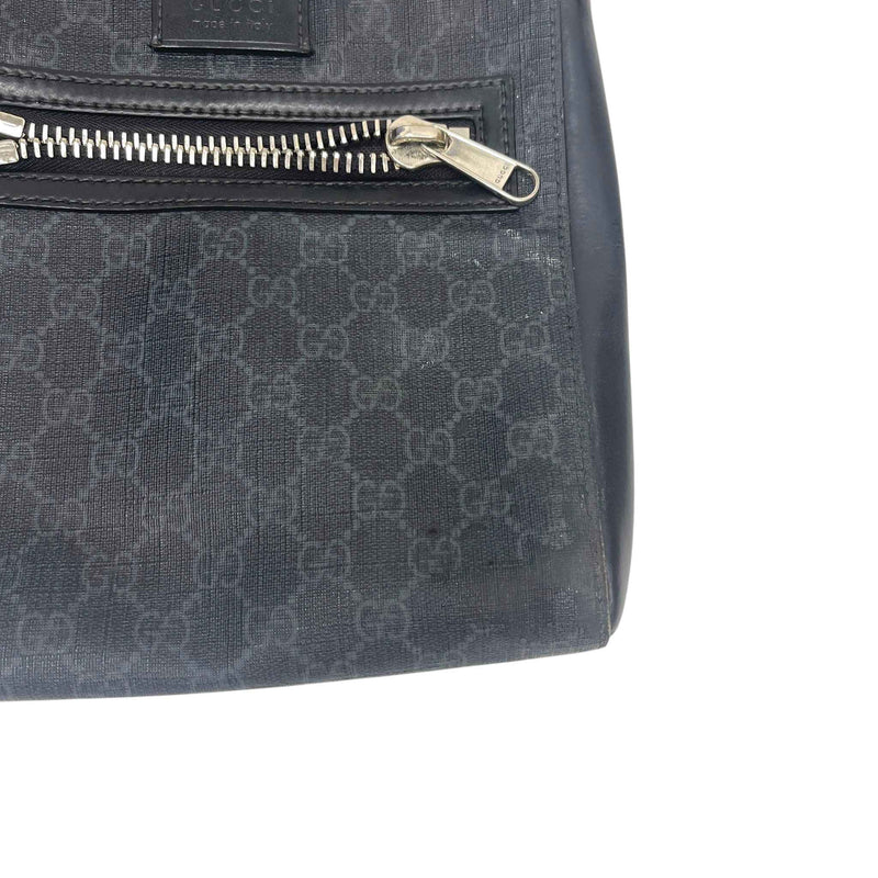 Men's Gg Supreme Messenger Bag Black