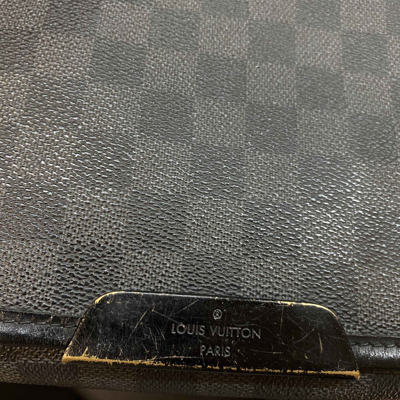 Men's Damier Graphite Daniel Mm Messenger Bag Black