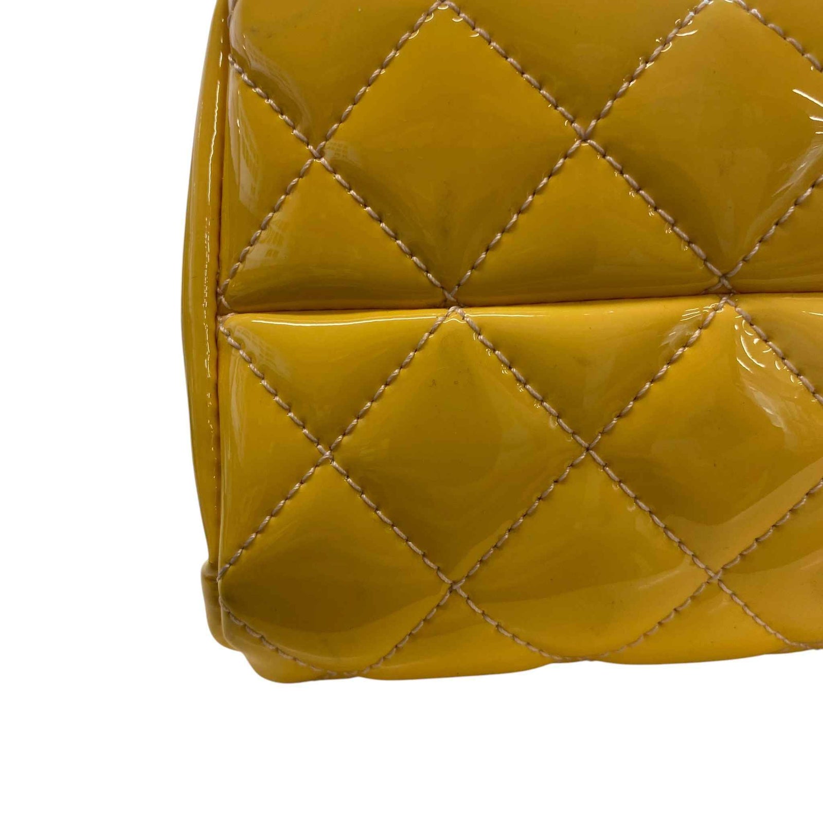 Women's Mademoiselle Bowling Patent Bag Yellow - Photo 18