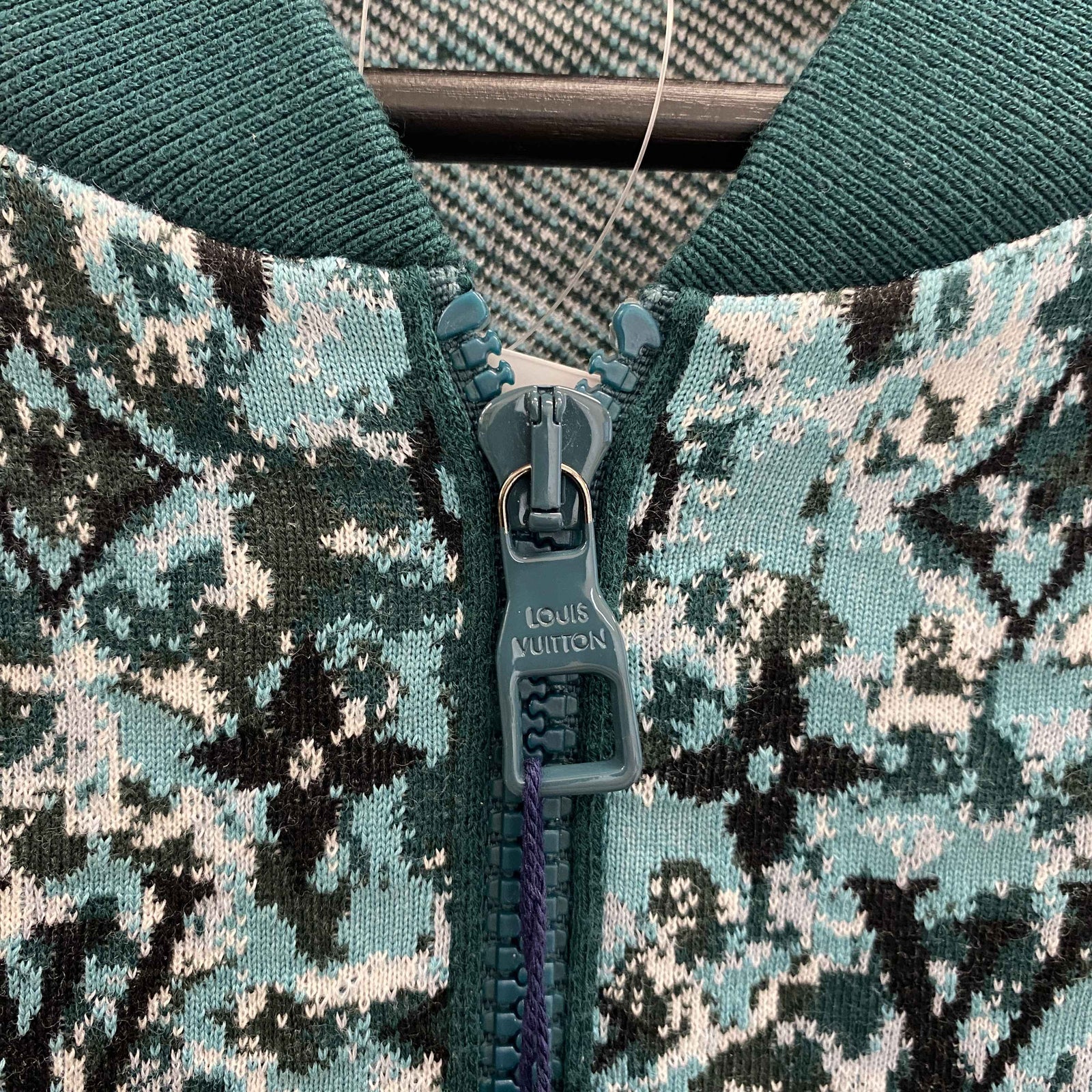Louis Vuitton Men's Monogram Pointilism Jumper Green Size L - Photo 8