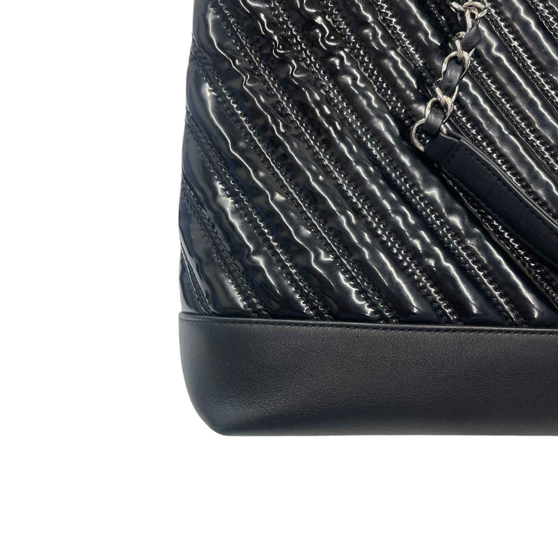 Women's Chevron Handbag Black