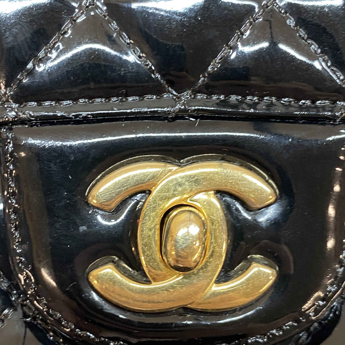 Women's Limited Edition Medium Valentine Flap Handbag Black - Photo 17