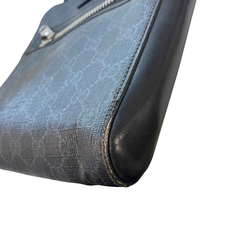 Men's GG Supreme Messenger Bag Black