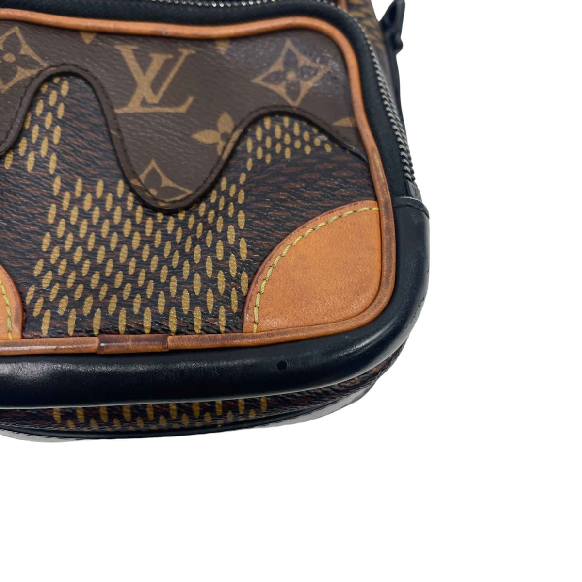 Men's X Nigo Nano Amazone Messenger Bag Brown - Photo 13