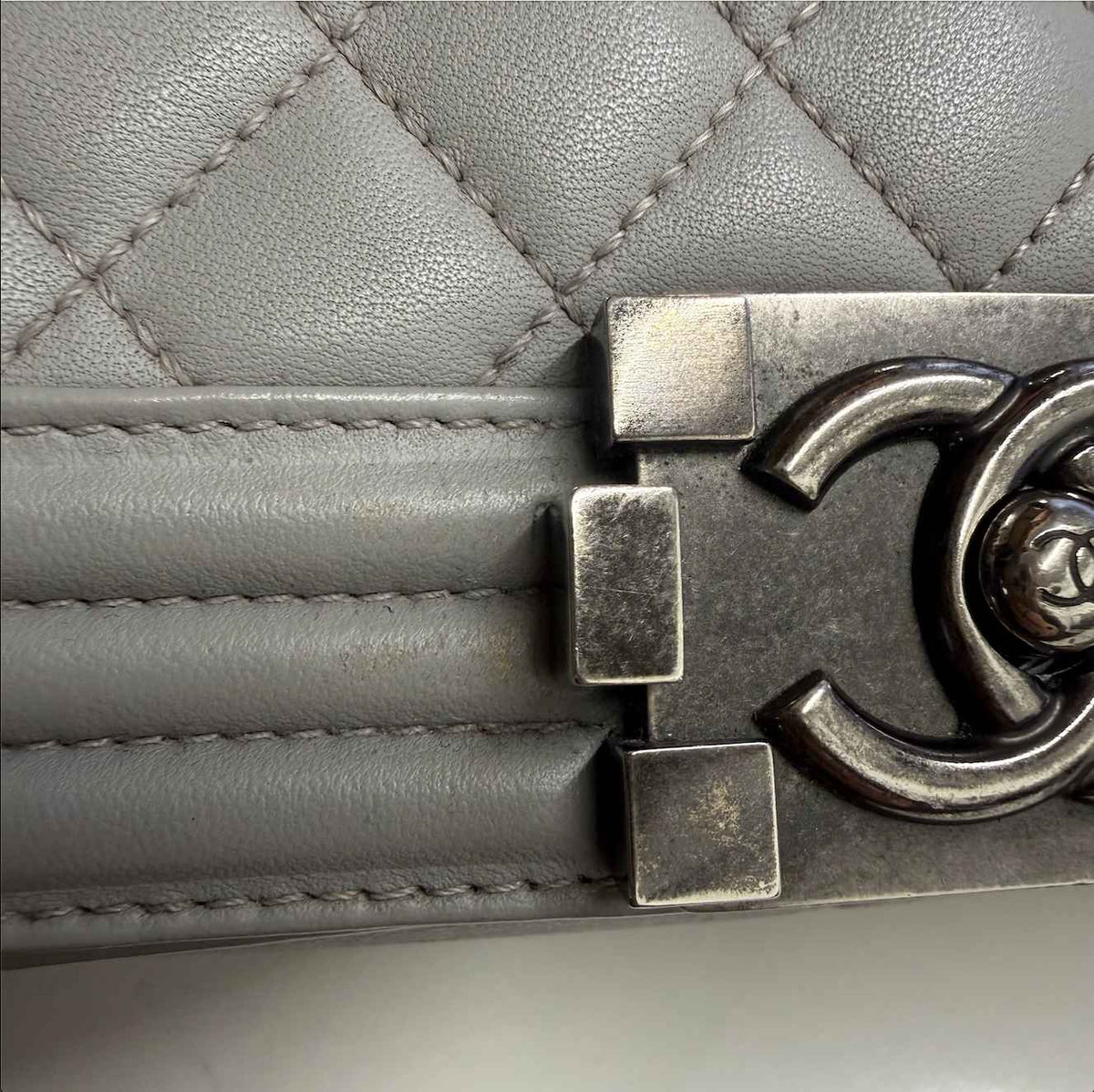 Women's Medium CC Lambskin Quilited Boy Handbag Grey - Photo 14